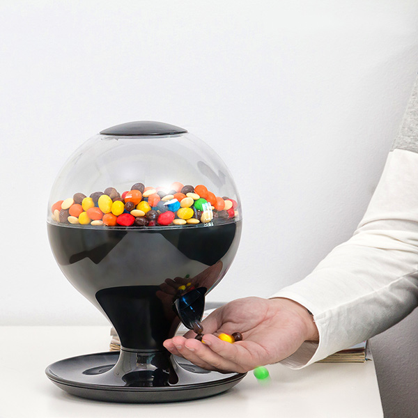 Bevægelsesstyret slik- og snackdispenser