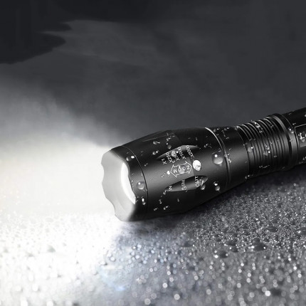 Vandtæt og stødresistent kraftlampe med LED