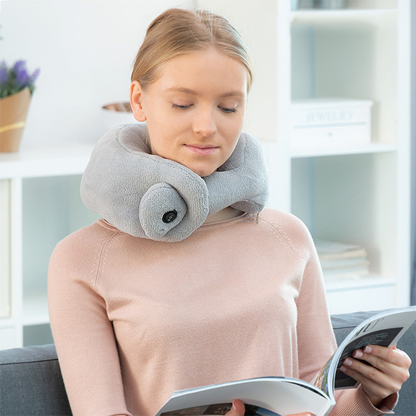 Nakkepude med massagefunktion
