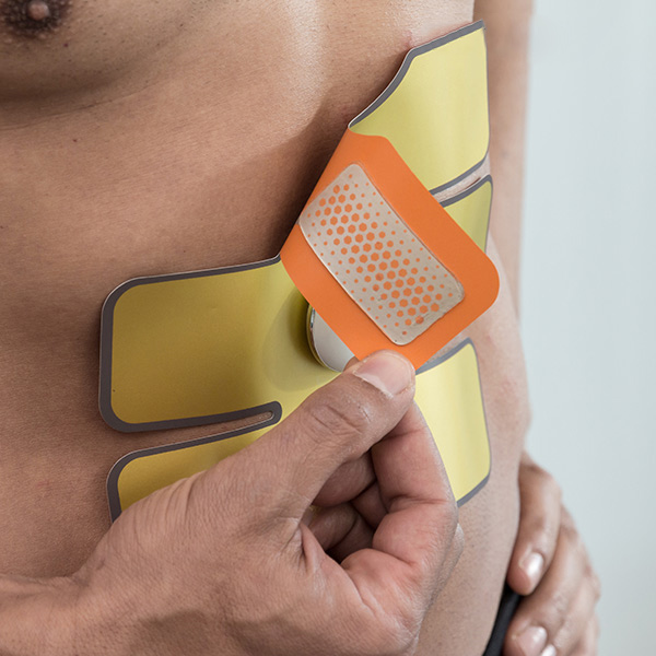 Mavetræningspatch med elektriske impulser