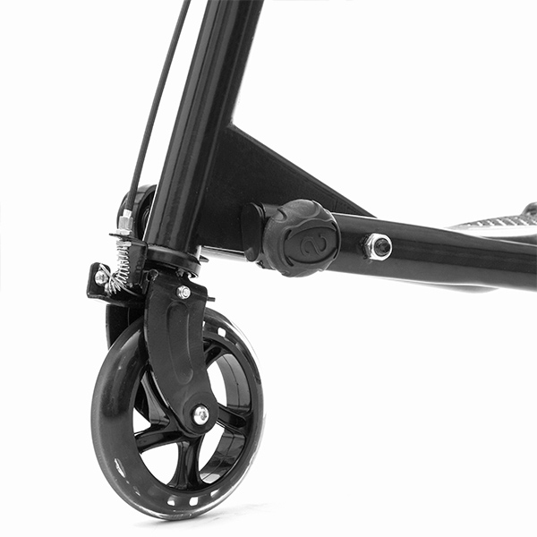 Speedy trehjulet scooter