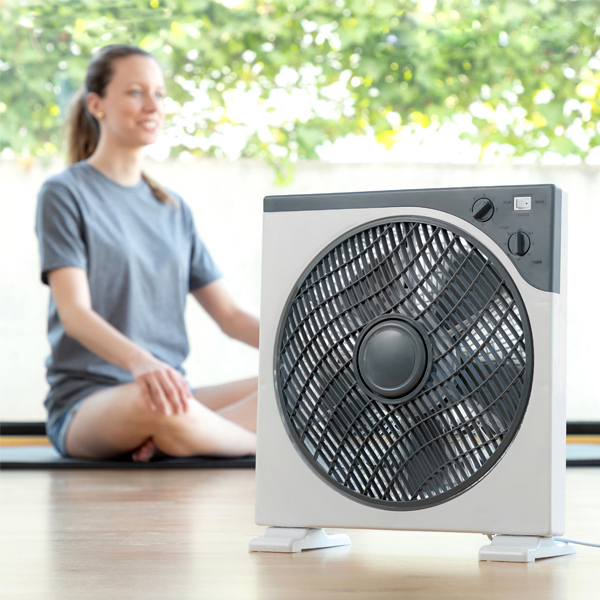 30 cm gulvventilator i hvid og grå, 50 W